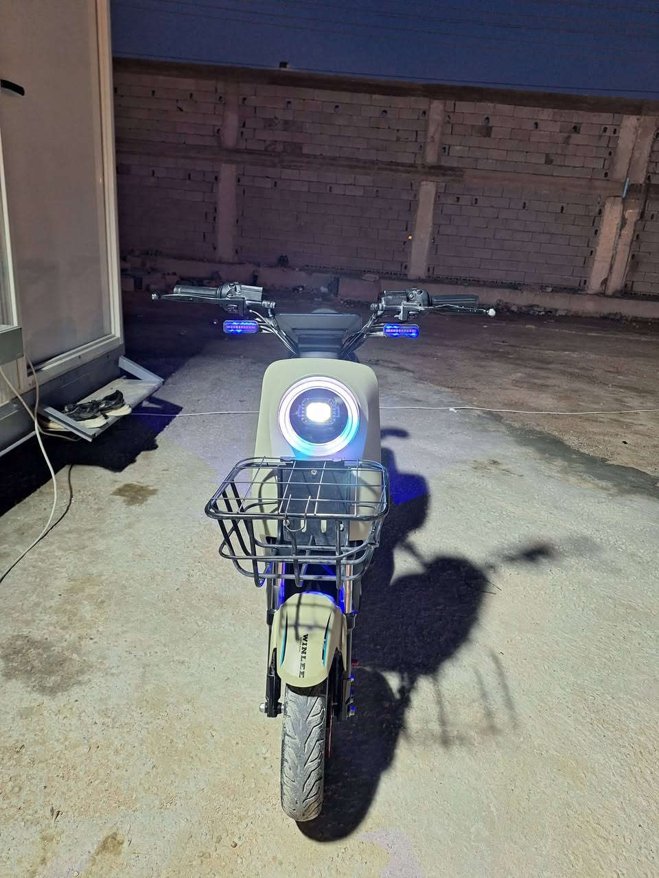 سلام عليكم دراجه شحن للبيع نضيفه مديل 25 بطارياته جديده بطاريات ٣٢ امبير جدد شرط الفحص    الدراجه كله شغاله السعر ٣٧٥مكاني بصره الزبير ***********
