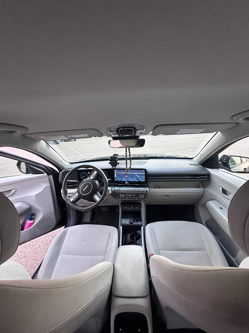 السلام عليكم 
كونا موديل ٢٤ 
لون اسود كير تعليك 
مواصفات نص فول 
كشنات تدفئه 
سايد بريك كهرباء 
أناره LED 
كشن السائق كهرباء 
نزول منحدرات 
مثبت مسار 
مثبت سرعه 
شاشه متصله تدعم نضام الكاربلي والاندرويد اوتو 
بجم كبس 
بيها تبديل باب السايق وصبغ نص جاملع وربع بنيد 
محرك وكير وكل الكهربائيات ع وضع الشركه 
بدون دواخل 
ماشيه 19mi 
محرك ٢٠٠٠ دوش  السعر168وبيها مجال بسيط والمتافيده يدعيلنه بلزرق 
سياره خير من الله وبالعافيه ع ياخذها  
مكان بغداد 
للاستفسار ***********
