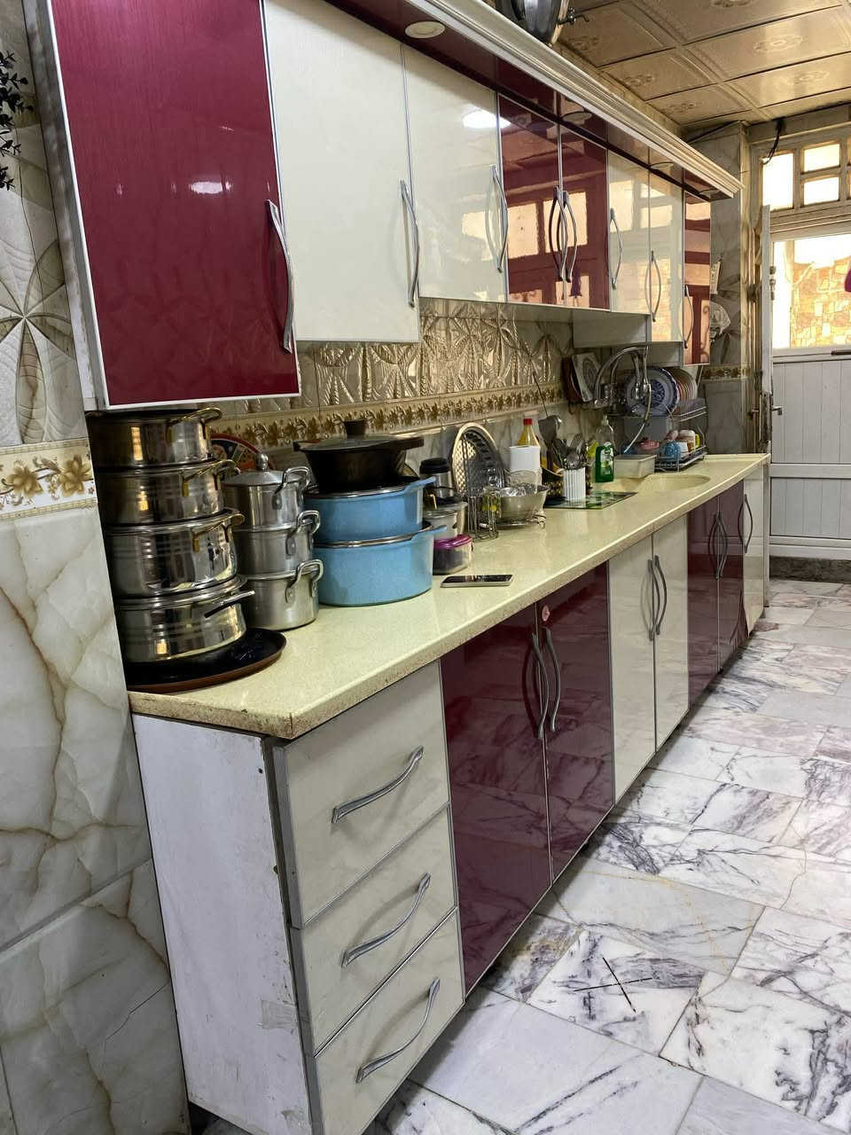 السلام عليكم كاونتر للبيع نظافة ٩٠٪ السعر خاص او الاتصال ***********
