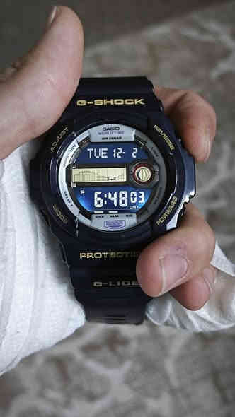 كاسيو جي شوك عسكري
تحتوي على مواصفات عديدة 
الساعة قطر كبير 
نظيفة 100/100
شغاله100/100
سير أصلي 
تحتوي على انارة عالية 
تحتوي على عداد سرعة 
تحتوي على GMT (توقيت دولي)
تاريخ يومي و شهري 
سعرها 70 الف وبيها مجال للشراي
للتواصل أو الاتصال 
***********
