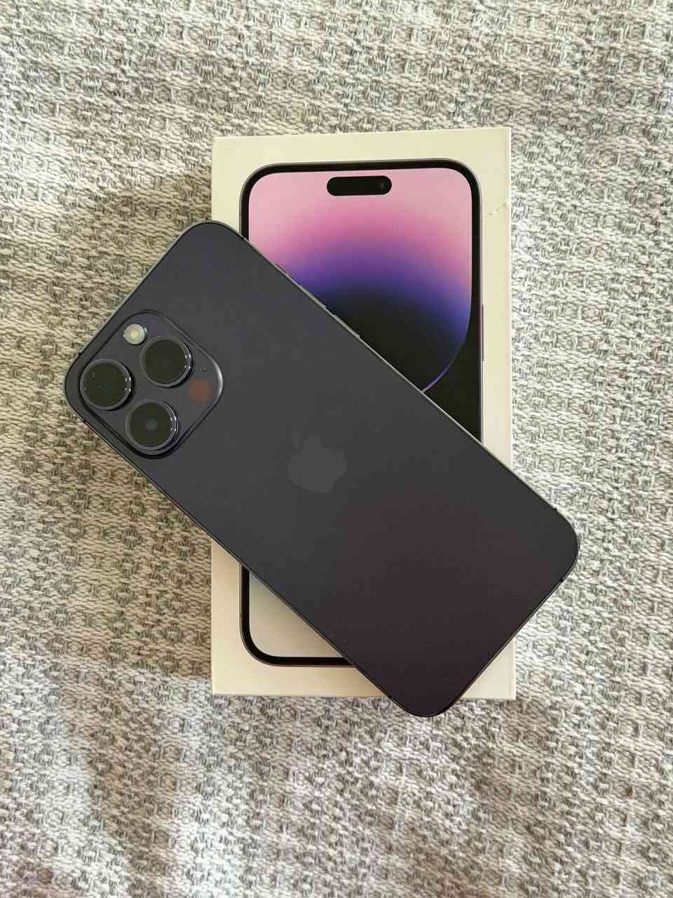 السلام عليكم 
ايفون ١٤ بروس ماكس 256 
بطارية ٧٧ 
بي فطر بالكامرة الخلفية خفيف كلش
ممفتوح ولا داخل تصليح ابد 
ووتر بروف  
نظافة الجهاز ٨٠٪؜ 
جهاز كامل مع ملحقاتة كاملة 
مكاني بغداد حي البنوك  
***********
