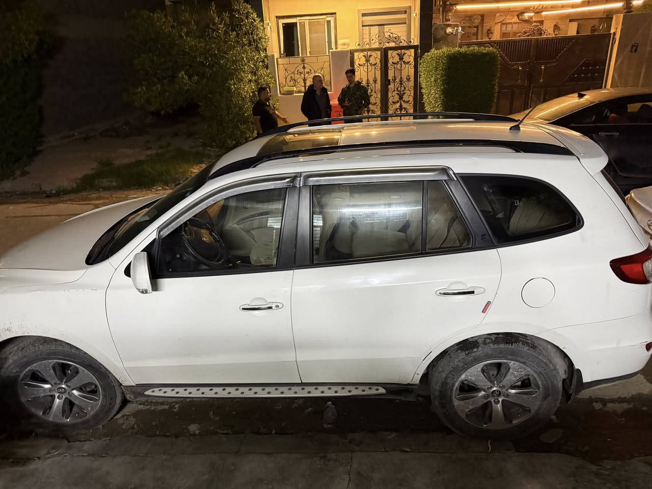 سنتافي 2012 خليجي 3600 فول 7 راكب مكانها بغداد المنصور السياره امانه الله بيها طخات نعم ولكن ماكو بارد ولا حار  تبديل بنيد اثر سقوط خشبه من اعلى السطح وليس حادث السياره مال بيت لا سفر ولا غيرها رقمها اربيل تحويل مباشر عارضيها 125 وبيها مجال للوجوه الطيبه امانه البخس عوفوا وحياكم الله حگ الجيه رقم الهاتف واتس واتصال متوفر . 
***********
