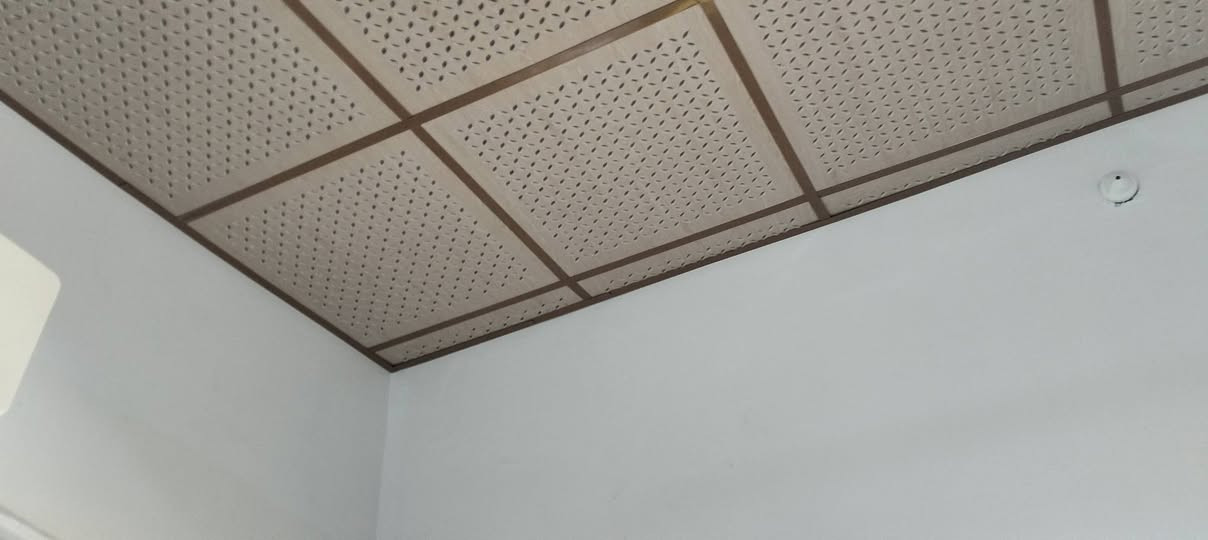 سلام عليكم 
اعمالي المنجزه 
ديكورات 
سقف بديل رخام شيبور 
تغليف جدران ورق جدران 
بديل الخشب 
***********
