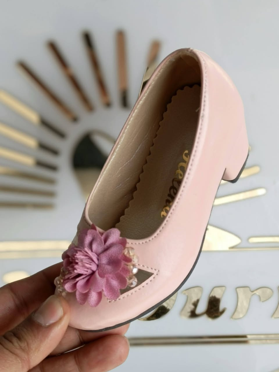 #أجمل كعب بناتي 👑💕
أناقة + راحة + ستايل يلمع بالمناسبات ✨
💥 السعر القطعة 6 آلاف
💥 والعرض الخاص 👇
🎁 2 بــ 10 آلاف فقط 🎁
توفري 2 ألف وتاخذين موديلين لبنوتج 👠💖
الكمية محدودة والعرض لفترة قصيرة ⚡
الحجز بالدايركت أو تعليق (تم) 👑🔥


**إذا كنت صاحب هذا الإعلان وتريد حذفه لأي سبب، رجاءا أرسل رسالة إلى الدعم الفني**