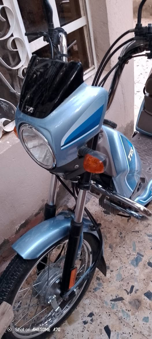 السلام عليكم 
دراجه للبيع نوع TVS، مكفولة... 
العنوان؛ بعقوبة / الرحمة
سعرها مليون
للتواصل ***********
