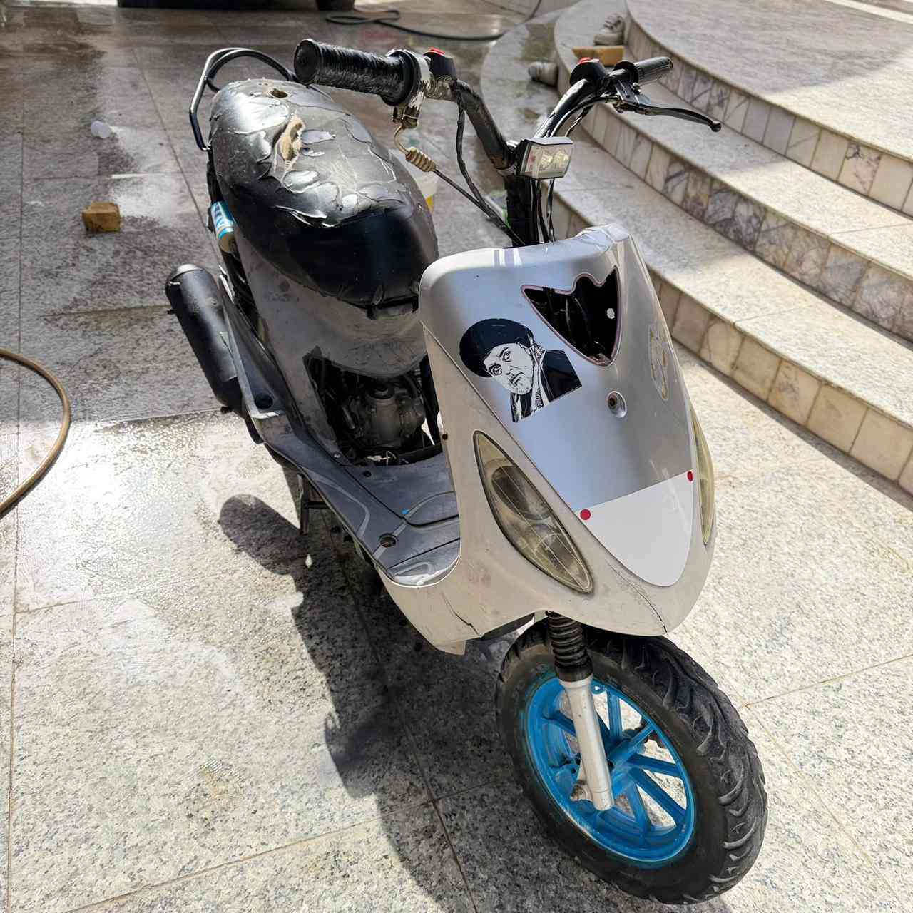 دراجه قجمة البيع 
دراجه كامله مابيه ايـ نقص 
السعر 400 ألف وبيه مجال قليل 
عنوان قضاء المدينه 
استفسار  ***********
