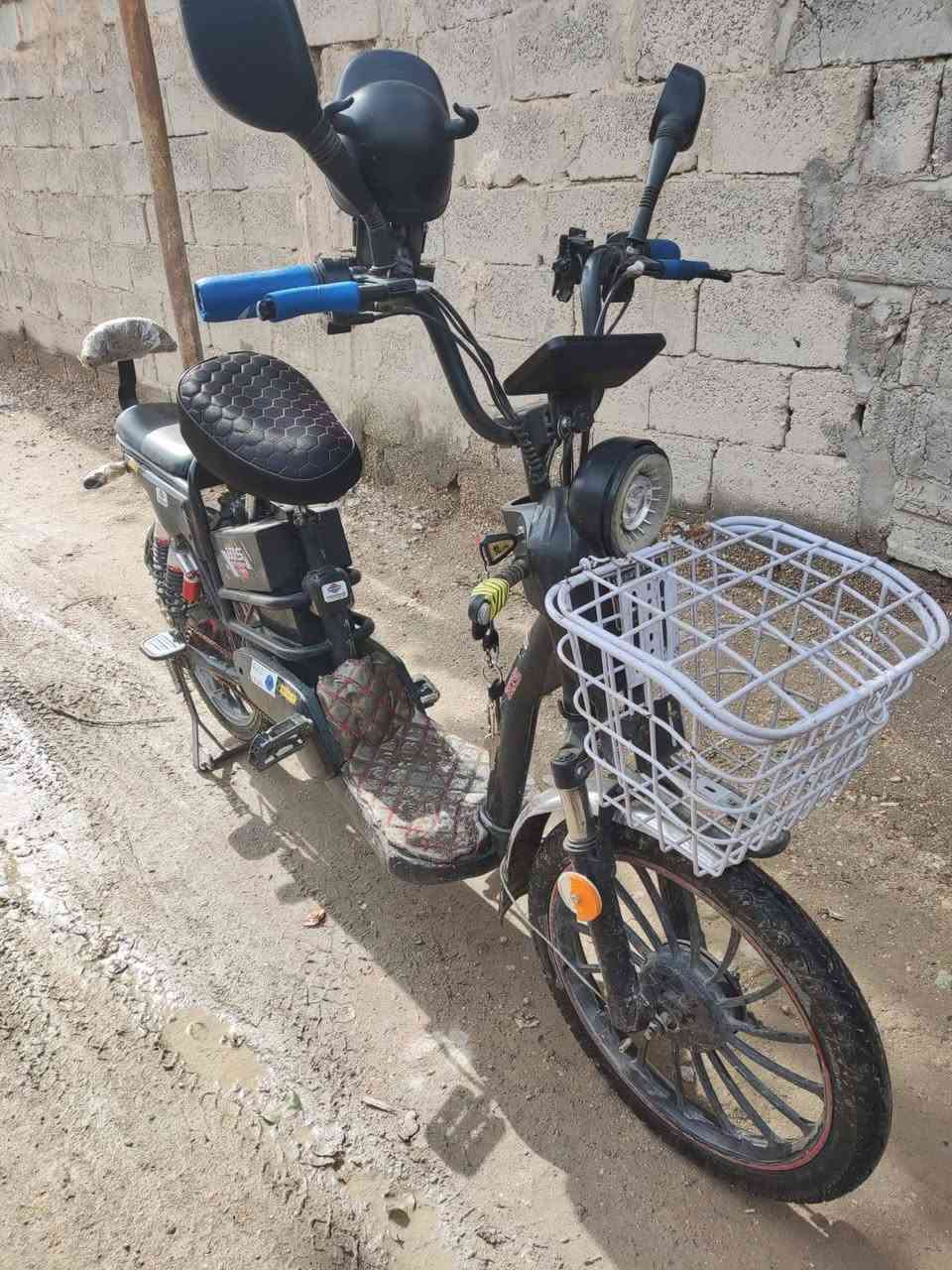 بايسكل شحن للبيع بصمه موديل 2025 عدد البطاريات 4 نظيف كلش سعره 350 وبي مجال للتواصل ***********4
