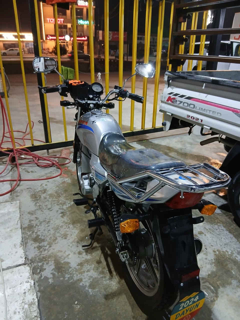 سلام عليكم دايون عضم موديل 23 اوراق اصولي محرك ما مفتوح الدراجه ماشيه بس  16 الف  الدراجه مكفوله ب1450 رقم ***********
