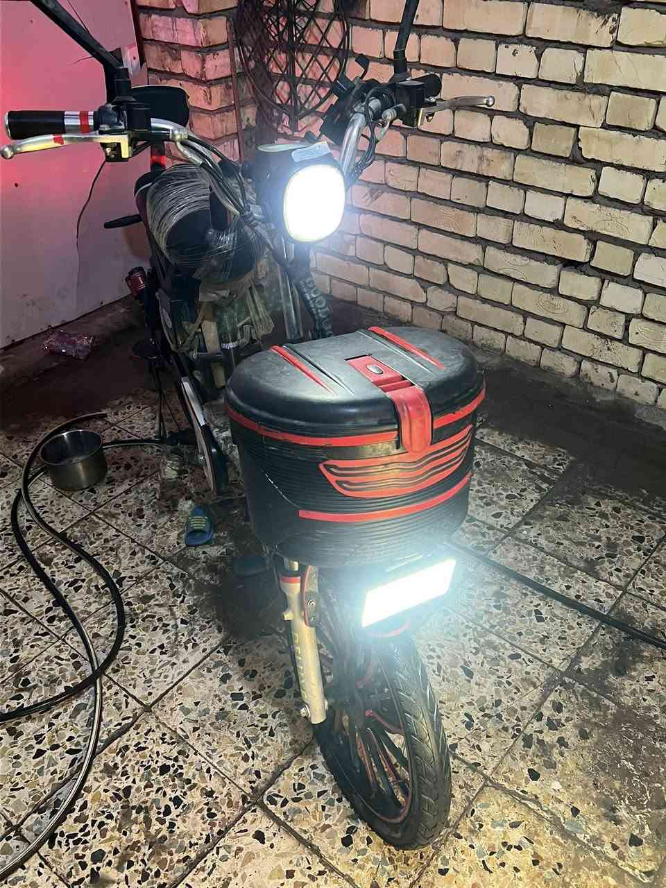 سلام وعليكم
دراجه شحن للبيع جديده اي نقص ما بيها بيها سويجين عادي وريمونت وتشتغل عن بعد 
المكان : بغداد 
السعر: خاص 
الرقم؛ ***********
