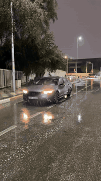 يا الله

هوندا اكورد هايبرد تورنك 2024 ✅

‎المواصفات 👇🏻

هوندا أكورد تورنك (2024)🔥🔥
⚡ هايبرد (Hybrid)

🚗 ماشية 20 آلاف كيلو متر فقط
🛠️ محرك 2.0 لتر + محرك كهربائي
🔥 قوة عالية مع صرفية بنزين ممتازة
⚙️ ناقل حركة e-CVT أوتوماتيك
🚘 دفع أمامي
🌞 فتحة سقف كهربائية
🪑 مقاعد جلد أصلية
🔌 مقاعد أمامية كهرباء
🔥 تدفئة تبريد مقاعد أمامية
💺 ذاكرة مقعد السائق
📺 شاشة وسطية كبيرة تعمل باللمس
📱 Apple CarPlay و Android Auto
🖥️ شاشة عدادات رقمية إلكترونية وشاشة اعطال إلكترونية 
🔊 نظام صوت BOSE الأصلي
🔋 شحن موبايل لاسلكي
🔑 تشغيل بالبصمة  
📡 تشغيل عن بعد
🚪 دخول ذكي بدون مفتاح
🛡️ نظام Honda Sensing الكامل
📡 رادار أمامي ورادار خلفي 
🛣️ مثبت سرعة تفاعلي
⚠️ تحذير الاصطدام
🧭 مساعد الحفاظ على المسار
👁️ نقطة عمياء
🚧 تحذير الخروج عن المسار
📷 كاميرا خلفية متعددة الزوايا
📍 حساسات أمامية وخلفية
💡 أضواء LED أمامية وخلفية
🛞 ويل قياس 19 وتايرات مشلن اصلية
❄️ مكيف أوتوماتيك ثنائي المناطق
🛑 فرامل كهربائية + Auto Hold
الحادث 👇🏻
السيارة قطعه واحدة فقط ومرجعه بارد جاملغ السايق 
بدون ايرباك نهائيًا والعراق كله ما بي اكورد بدون ايرباك كلش قليلات 
بدون دواخل 
الجاملغ راجع بارد مع اماكن بسيطه تكحيل فقط في الجاملغ 
والدعامية الخلفيه اثر شخوط بسيطه جدًا صار عليها تكحيل فقط بدون صبغ  بدون تبديل 🔥وتصليحها درجة اولى 
يعني السياره ليبل واحد بدون صبغ 
دعامية سليمه بنيد سليم 
صور الحادث كامله مرفقة برقم الشاصي 
السيارة مصروف عليها هواي 
عليها بولش ونانو سيراميك من شركة هيگاري برو 300$
الداخل مغلف بالكامل النواعم والكشنات والأبواب 
بيها أرضياتها الاصليه وأرضياتها الثانويه الحوضية 3D
سبير ما اجة وياها السيارة
جبتلها سبير جديد وعده كامله مع الفلينه 🔥
مع الفلينه الاصلية موجوده 
السعر 235 وبيها مجال ان شاء الله
ما تعجبك لا تعلق تعليق سلبي

رقم الهاتف 
***********
