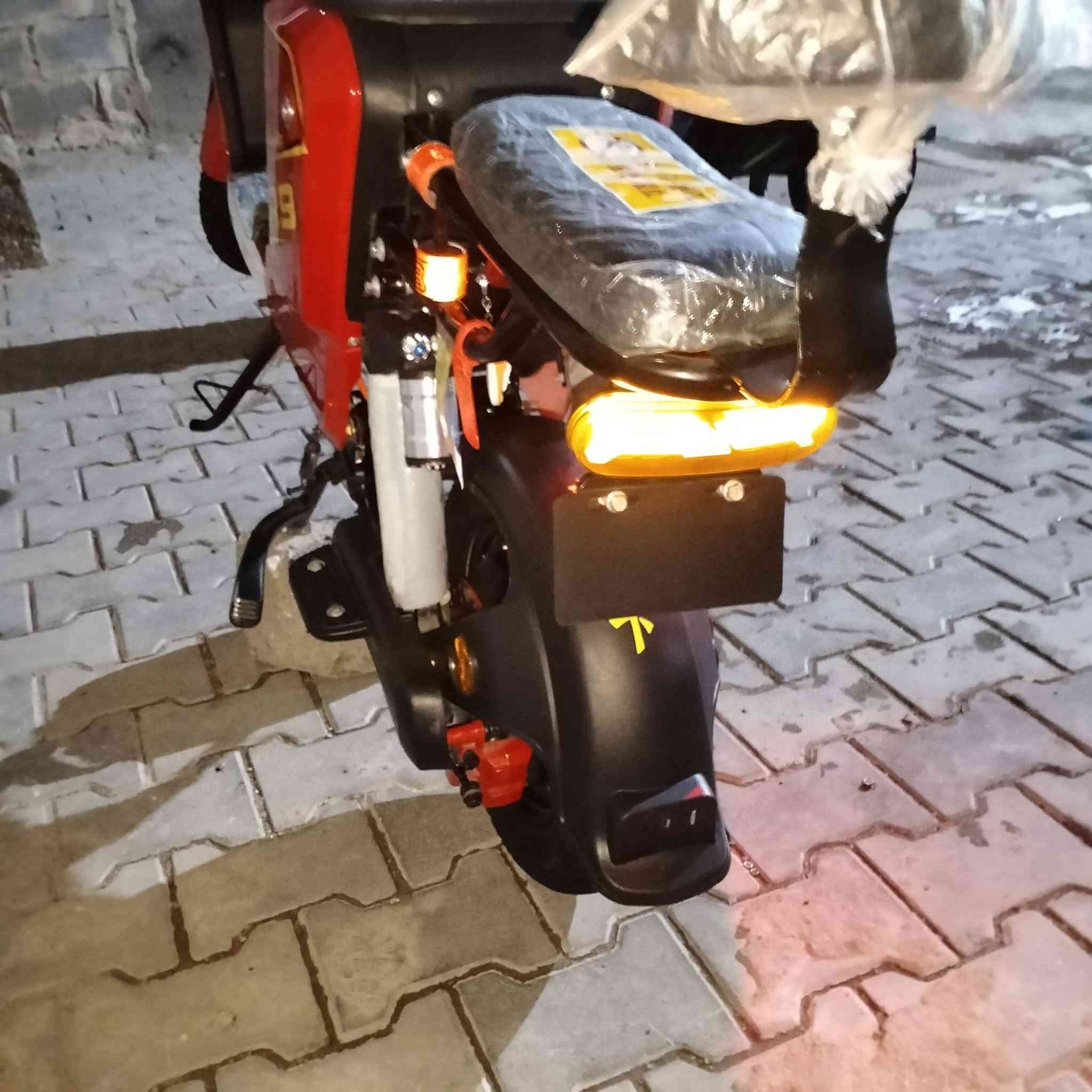 السلام عليكم دراجة شحن للبيع R9موديل26 جديده نضيفه دراجة كفاله بطاريه 32أمبير بطارياتها جدد
دراجة 450قفل
الموقع البصرة: الاصمعي 
اللأ سدسىئله والستفسار مراسله خاص واتساب
***********
