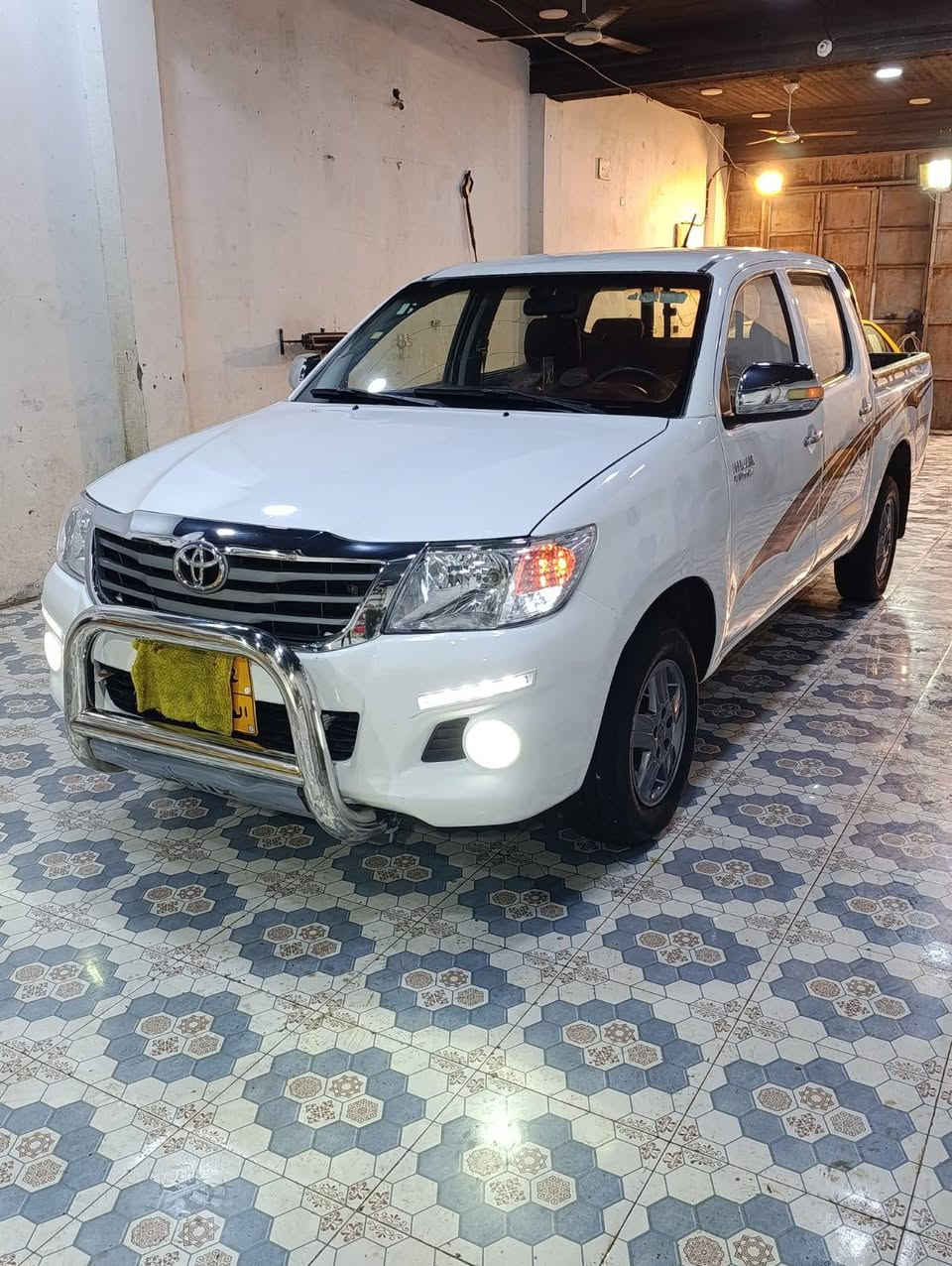 هايلوكس موديل 2014 ادوات ادوات دخول كويت كويت سياره كصه شاصي فقط جديده كارتون متوم أرقام وسنويه ولوحات طبق الاصل كير مكينه كفاله حداديه طخم تاير جديد تبريد ثلج برغي ما بيه نقص سعر 110 وبيه مجال هاتف *********** مكان العماره
