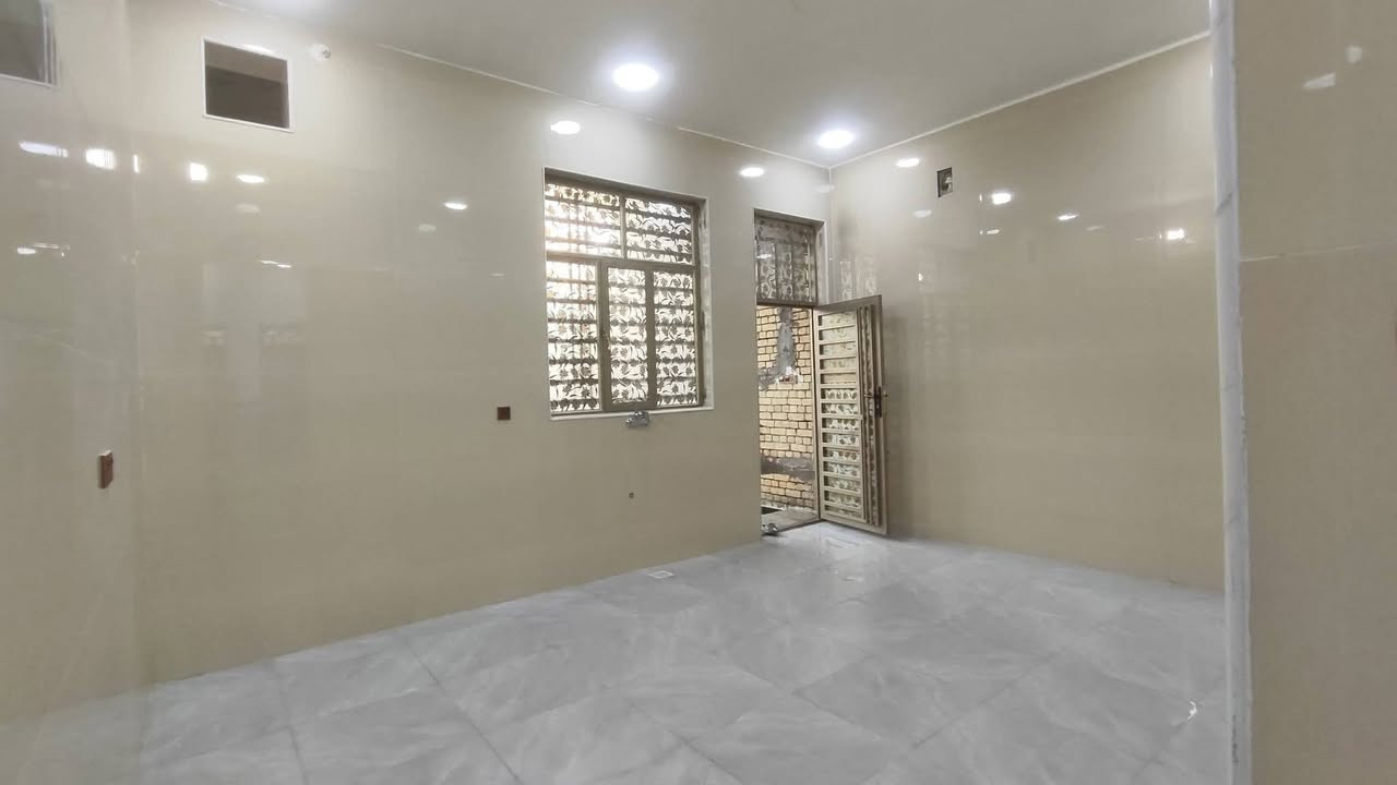 دار ٢٠٠م حي العرضات الاولى شارع ١٥م موقع مرتب وبناء حديث مسلح جاهز للسكن
***********
