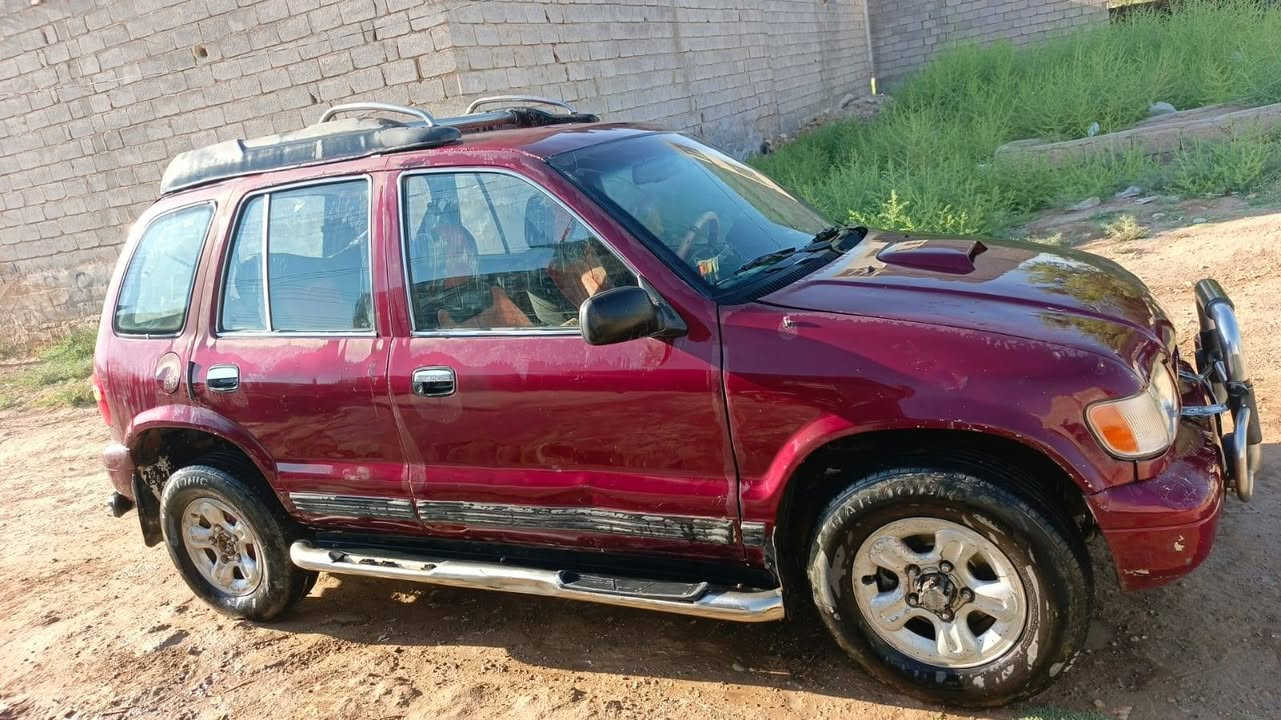 للبيع كيا سبورتج رقم ديالى كير مكينه اوتوماتيك موديل 95جاهزة كير محرك مكفول بلادي مالتهه سنوية بأسمي  رقم الجديد انكليزي   المكان ديالى السعر ٤٠ وبيهه مجال *********** ملاحضه اني امكلف بالنشر التصال على صاحب السياره
