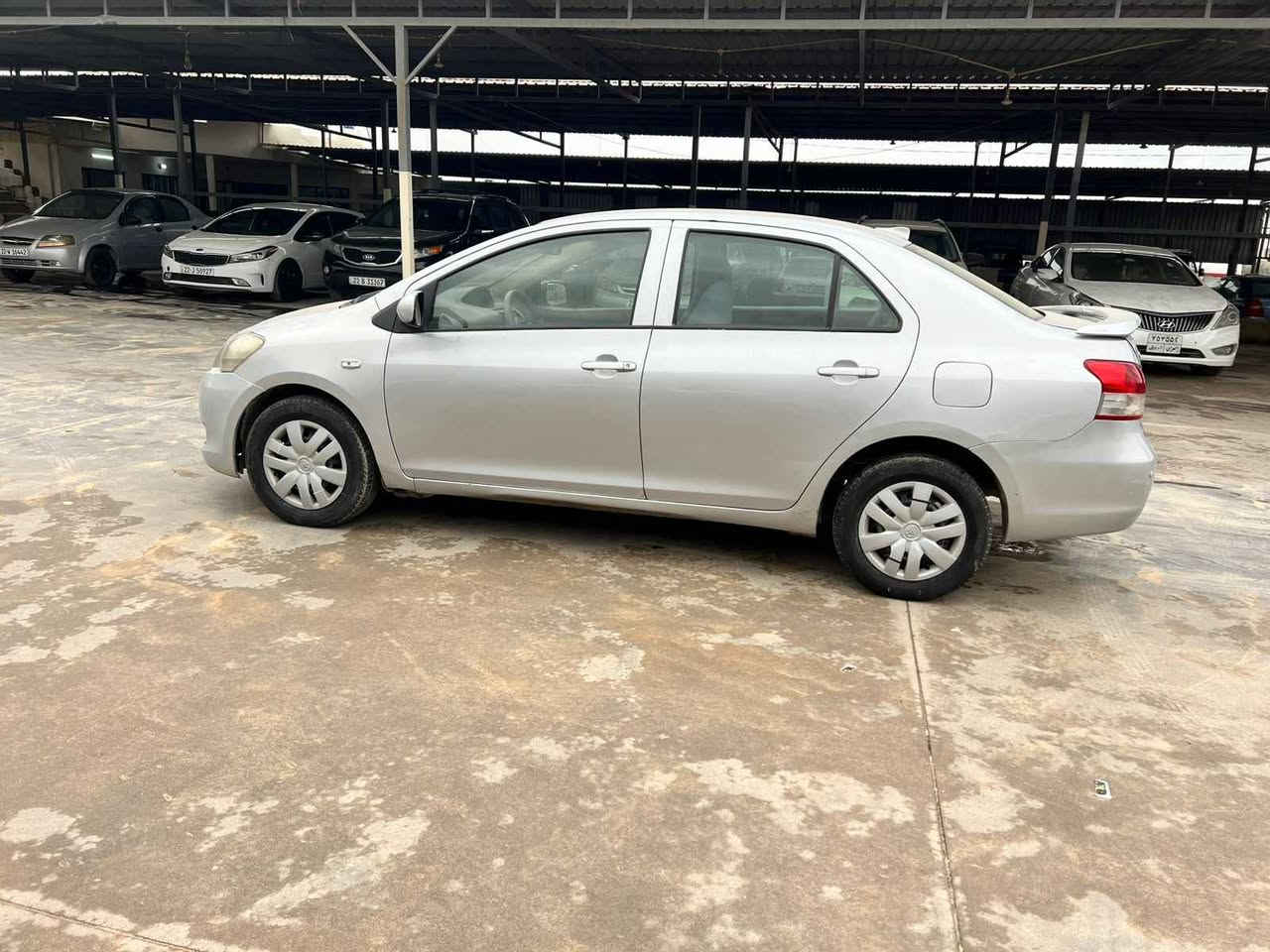 تویتا یارس 2010
دوو گیج گیرعادی
سبوغ سی پارجە بئ ژووری
پیشو پشت کەپسە سیارە زور خاوینە
غرامە 4وەرەقە دوای معاملەی دەگێڕیەوە
گیرو مەکینە تەبریدو تەقەو رەقەی بەشەرتە
کارەبای مسروف هه مووی بەشەرتە
سعر ۷٥مجالیکی برایانە 
***********فایشر وتس ئاب اكر, نينوى
