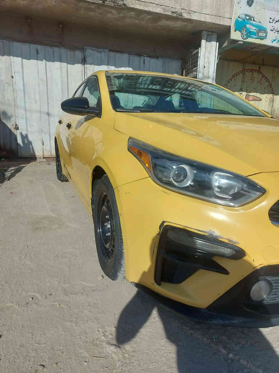 السلام عليكم
فورتي مديل 2021  رقم بغداد بسمي
حادثها بس بنيد مبدل الباقي ليبل واحد
مكفوله لا لغد ولا شاصي 
مكينه 2000 دوش كير CVT  
لا تبخير ولا تنقيص  منظومه غاز 60 لتر اني مكلف بل نشر 

***********
