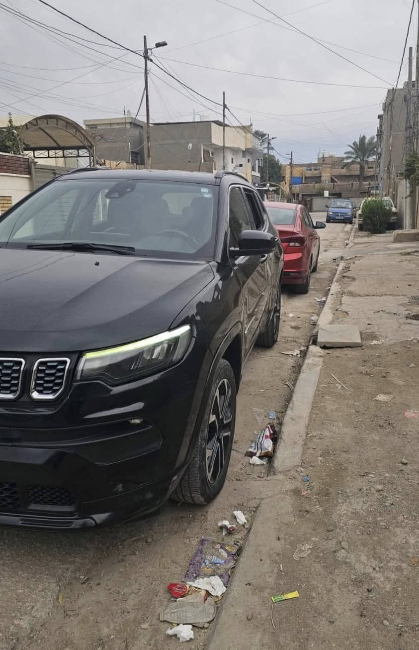 ‎النوع : جيب كومباس لمتد Jeep Compass Limited
‎الموديل : 2022 الشكل الجديد
رقم اربيل خصوصي مميز 82004
‎اللون : اسود

‎السعر : 140$ بيها مجال جدا بسيط
السياره فول مواصفات  لمتد عدا الفتحة سبب البيع عندي بناء 

‎عداد المسافة :25 الف ميل بس 

‎حجم المحرك : 4 سلندر ( 2.4L )

‎ناقل الحركة : گير اوتوماتيك وعادي من 8 سرعات

‎ملاحظة :

‎المواصفات : Limited

‎دفع رباعي
‎شاشة كبيرة
‎كشنات جلد تدفئة وتبريد 
‎كشن سائق تحكم كهربائي
‎هيتر ستيرن
‎تحكمات ستيرن جهتين
‎تبريد وتدفئة قطعتين امامي وخلفي
‎مثبت سرعة ذكي تفاعلي
‎رادارات امامي وجانبي
‎نظام نقطة عمياء
‎جنطة كهرباء شفط
‎شحن لاسلكي 
‎بصمة أبواب وتشغيل وجنطة
‎تشغيل عن بعد
‎قيادة ذاتية
‎اوتو ستوب توقف تلقائي
‎نظام تحديد مسار
‎سايد بريك بصمة
‎مانع انزلاق
‎وبقية المواصفات المعروفة
‎ الضرر جاملخ الامامي و بنيد مبدل فقط  ايرباك الستيرن و الدشبول   

‎مكان السيارة بغداد
‎صور ضرر موجودة

‎ للتفاصيل اكثر التواصل على رقم الموبايل او واتساب 
***********
‎السعر بي مجال للشراي
