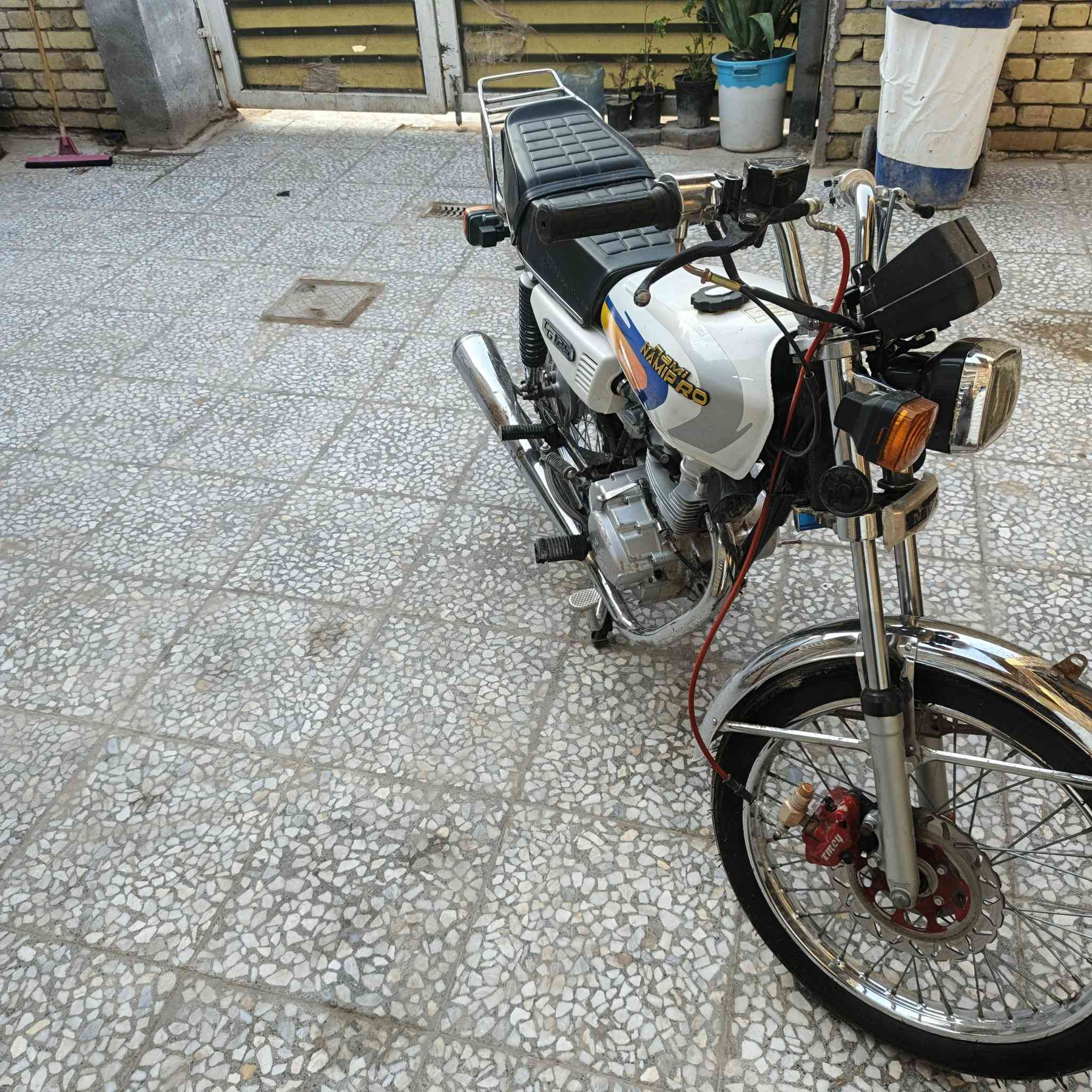 السلام عليكم
للبيع موديل ٢١
مكينه مفتوحه
دراجه حلوه وما عايزه شي 
السعر ٧٠٠وبيه مجال 
***********
