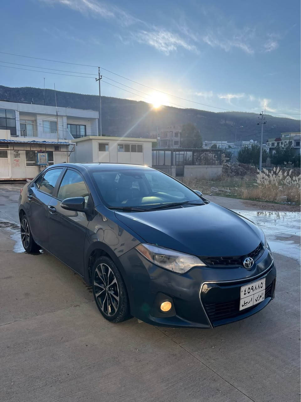 كرولا ٢٠١٧ SE 
مواصفات امریکي مکینە ١.٨
٢ پارچە بۆیاغ 
نەرمە تەزرەیەکی خەفیف هەیە 
گوشین نیو جلد و ٣ گێر و کامێر و شاشە و تبرید لەمس و ڕادارە 
سعری ١٢٩ وەرەقە و مجال 
*********** کۆرەک واتساپ 
Shaqlawa شقلاوة, أربيل
