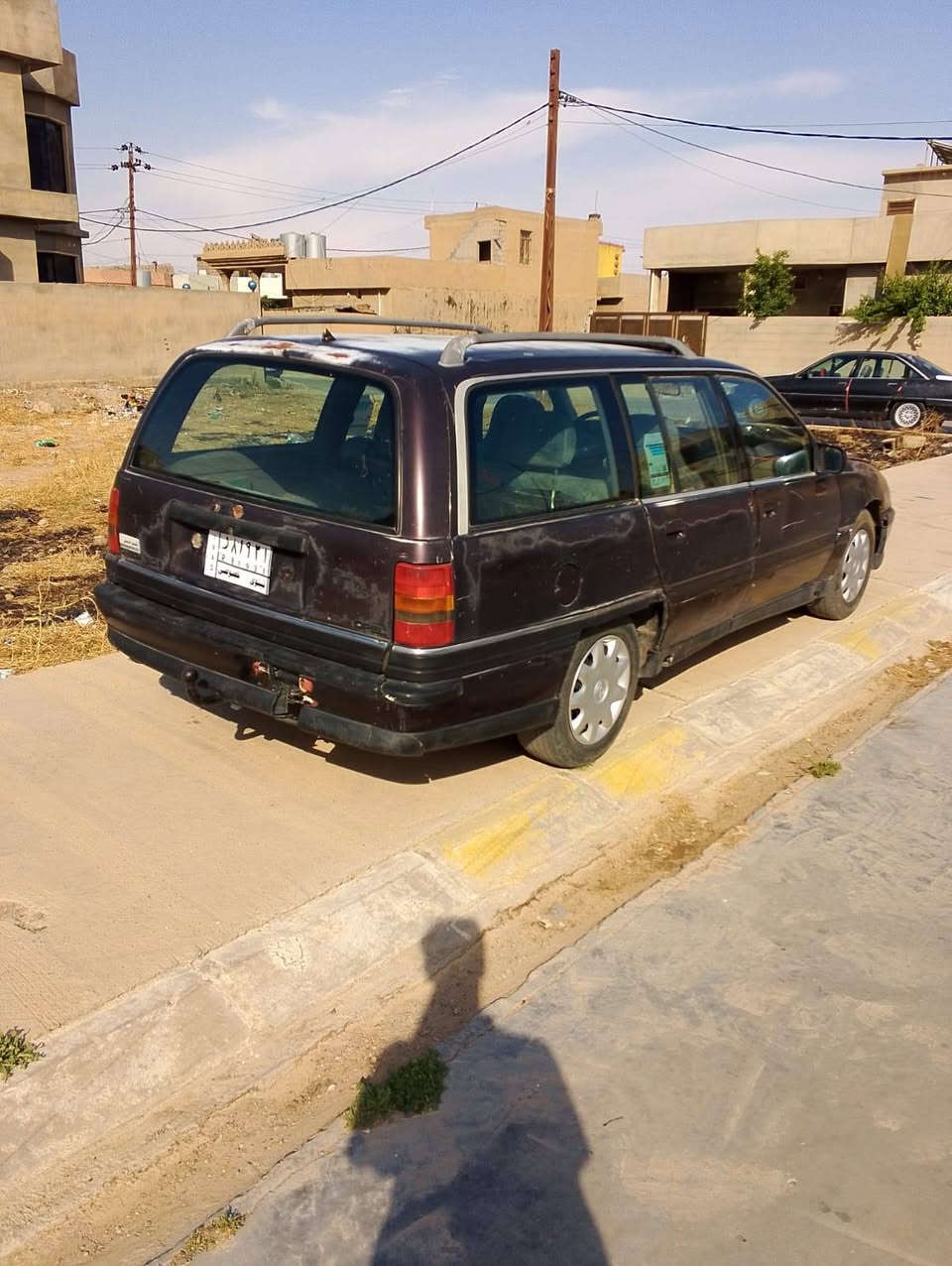 اوبل وميكه شتيشن للبيع الموديل 1993الون بيذنجاني السيارة جهازة بدون ضربه بدون خياس المحرك شرط الكير شرط  الباتري جديد التايرات جيدة                تحويل ولقرامات الرقم نينوى الشرعي ولوكيل تحت اليد كمرك مدفوع وباقي بس التحويل السعر 13وبيها مجال التصال علاء الرقم*********** واتساب متواجد
