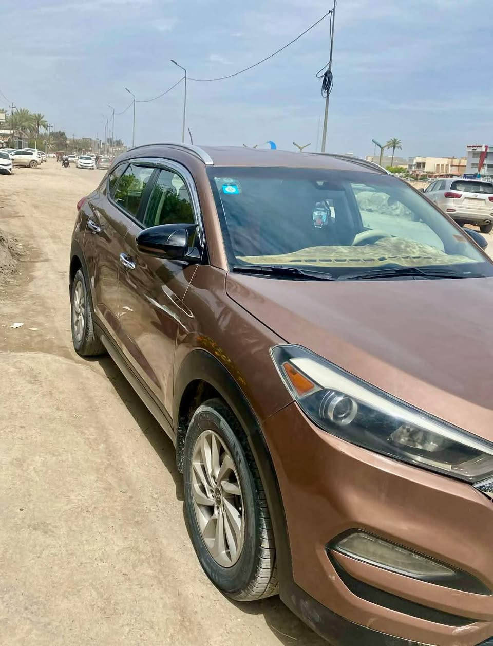 توكسان موديل 2017 
وارد أمريكي حادثه بدايت البنيد فقط  والبنيد مصبوغ 
مكينه 2000  مكينه وكير مكفول  
رقم بغداد باسمي شخصيا 
السياره جاهزه للاخير اي نقص مابيه  
مواصفات كراسي كهرباء ويل  كروم شاشه كامره. تحكمات 3 وضعيات قياده   وبيه هواي مواصفات 
حداديه تخم تاير تبريد كله  جديد 
مكان السياره حله حي الصحه 
السعر 137ورقه وبيه مجال 
رقمي *********** حلة, بابل
