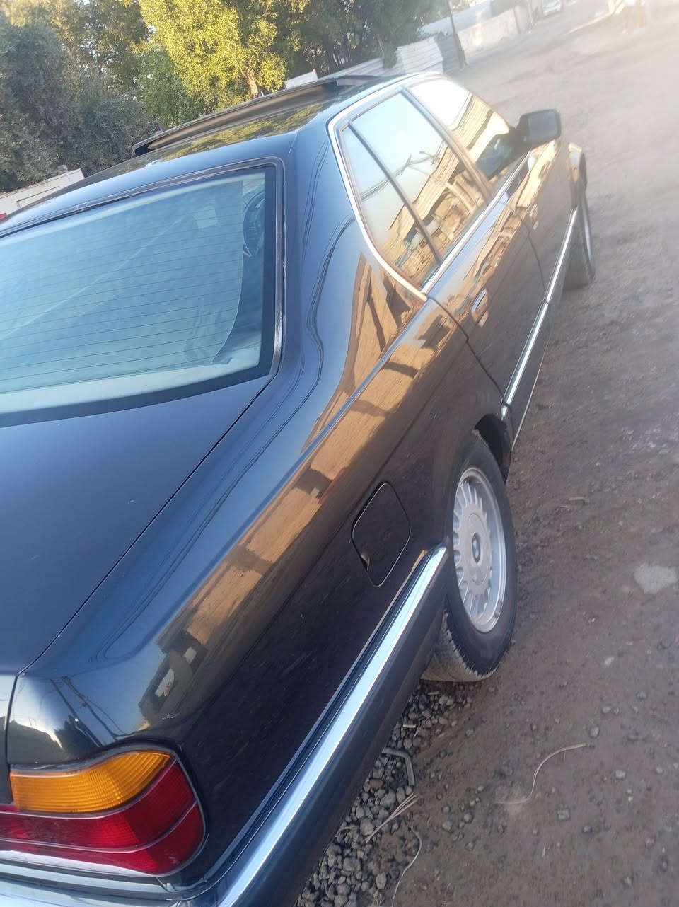 السلام عليكم بي ام موديل 92 الحجم 735 والتفاصيل والباقيه داخل الفيديو السعر 73 وبيها مجال رقم الهاتف ***********
