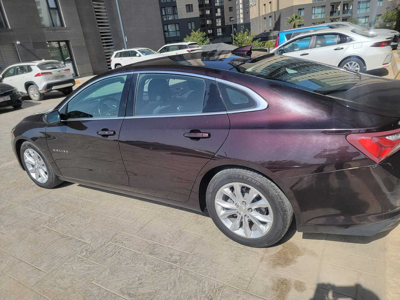 ماليبو ٢٠٢٠ LT للبيع (او مراوس ماليبو احدث)
اللون كرزي
رقم اربيل جديد بأسمي، هزة وسنوية صالحة.
وارد أمريكي،  حادث دعاميات (مبدلة ومصبوغة)، بدون ايرباك.

رقم الشاصي
1G1ZD5ST1LF023409
ماشية حاليا ٧٧ الف كيلو
المواصفات: حساس خلفي، رادار جانبي، تدفئة كشنات، ويل ١٧
ما عدا الأساسية(بصمة ابواب، كاميرا، تبريد منفصل، شاشة، تشغيل عن بعد، لد امامي وخلفي، مثبت سرعة)

عليها تخم تاير جديد، باتري اصلي جديد، صدر أمامي جديد، تخم لايت لد، زوج بصمات.
سبير وعدة وكتلوكات وكاعيات الاصلية كلها موجودة.

السعر: ١٣٧
بغداد/حي الجهاد/مجمع النسيم

***********
