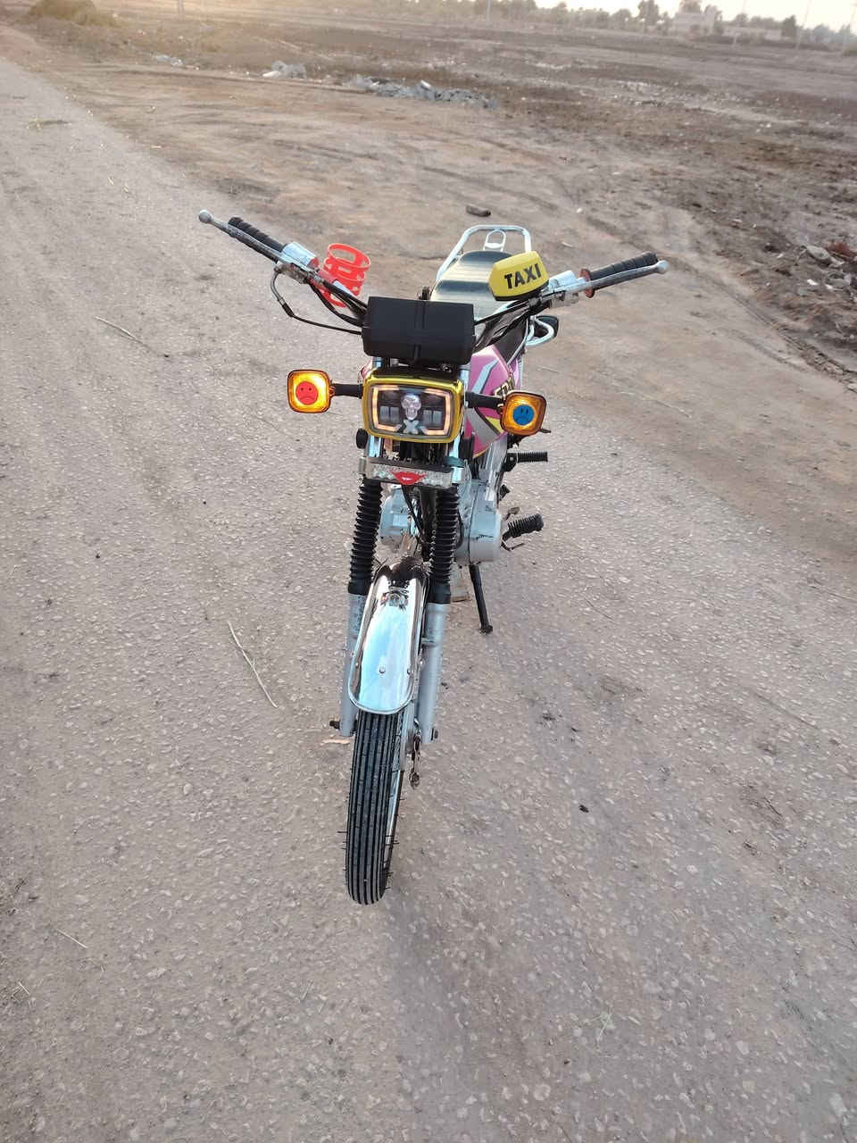 السلام عليكم شباب تايكر2020 اوراق دراجه كامله من كلشي نضافه 90٪الدراجه مبدل بيه فقط بوشه انتنس وكلچات سعر 450وبيه مجال بسيط ***********متواجد واتساب او مراسله لصفحه خاص
