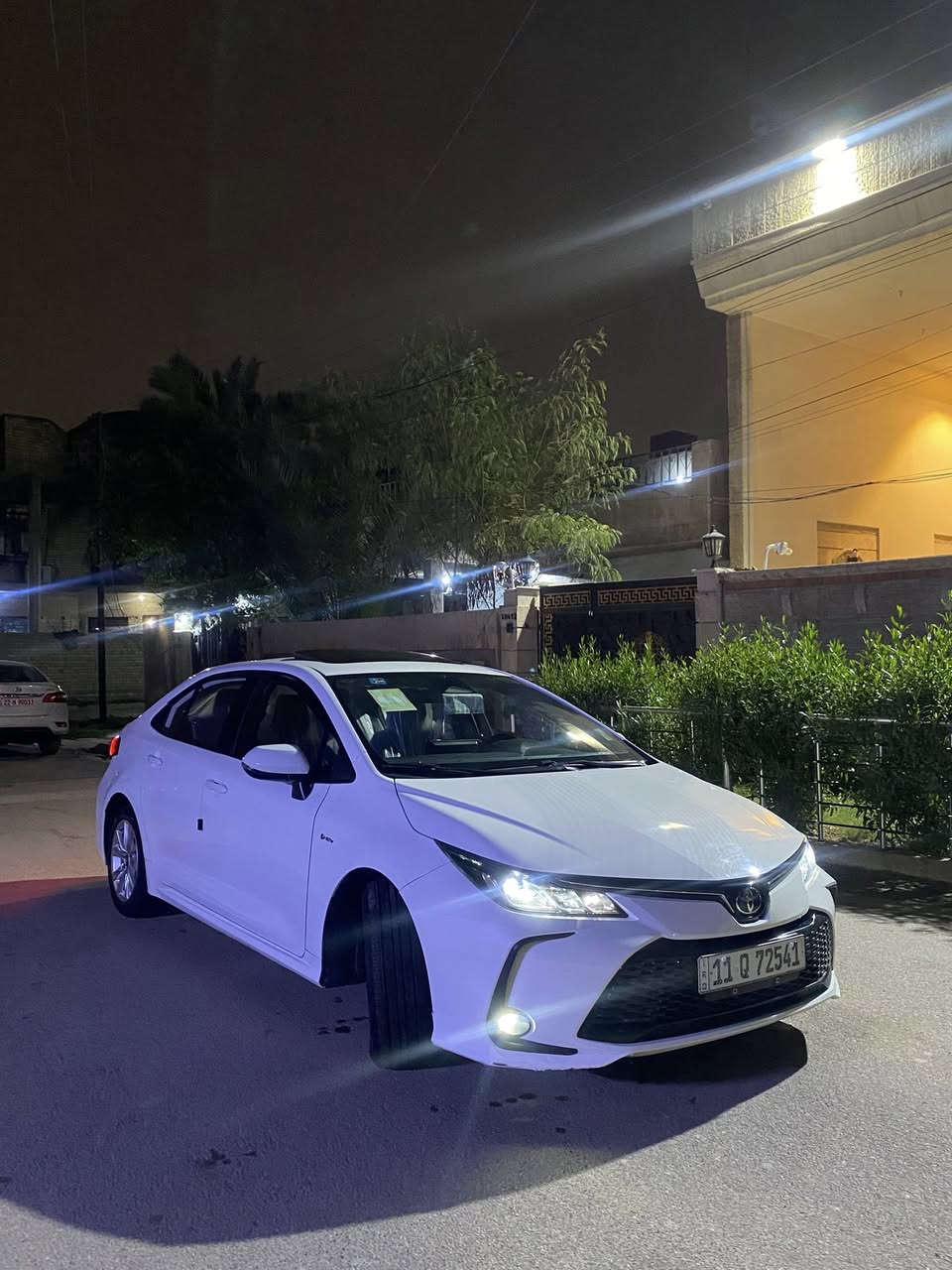 كورلا هايبرد 24 HEV
فول مواصفات للأخير اعلى فئة 
فتحة 
شاشة 
بصمة 
كشانة جلد وكهرباء
ما بيه كل نقص 
السيارة مكفولة ماعدة الشخط الي بالجاملغ ومبين بالصور 
سيارة كلش جديدة 
ورقم بغداد بأسمي 
ماشية 39 الف 
عارضها 146 وبيه مجال 
مكانها الدورة 
***********
