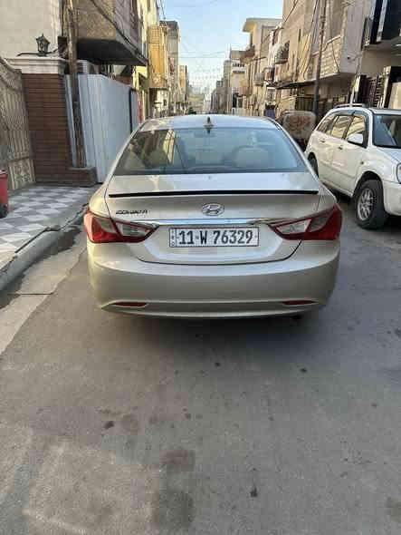 سوناتا موديل 2011 وارد امريكي 
محرك 2400 سياره بيها ٤ قطع جاملغات وقبق جنطه صبغ جاهزه اي نقص مابيها السعر 90 

***********
