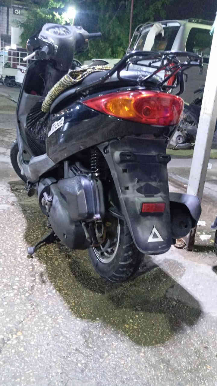 سلام عليكم دراجه لاكزز  لبيع كلش نضيفه مكفوله كفاله عامه بواحد و900وبيه مجال مكان كربلاء باب بغداد ‏‪***********‬‏
