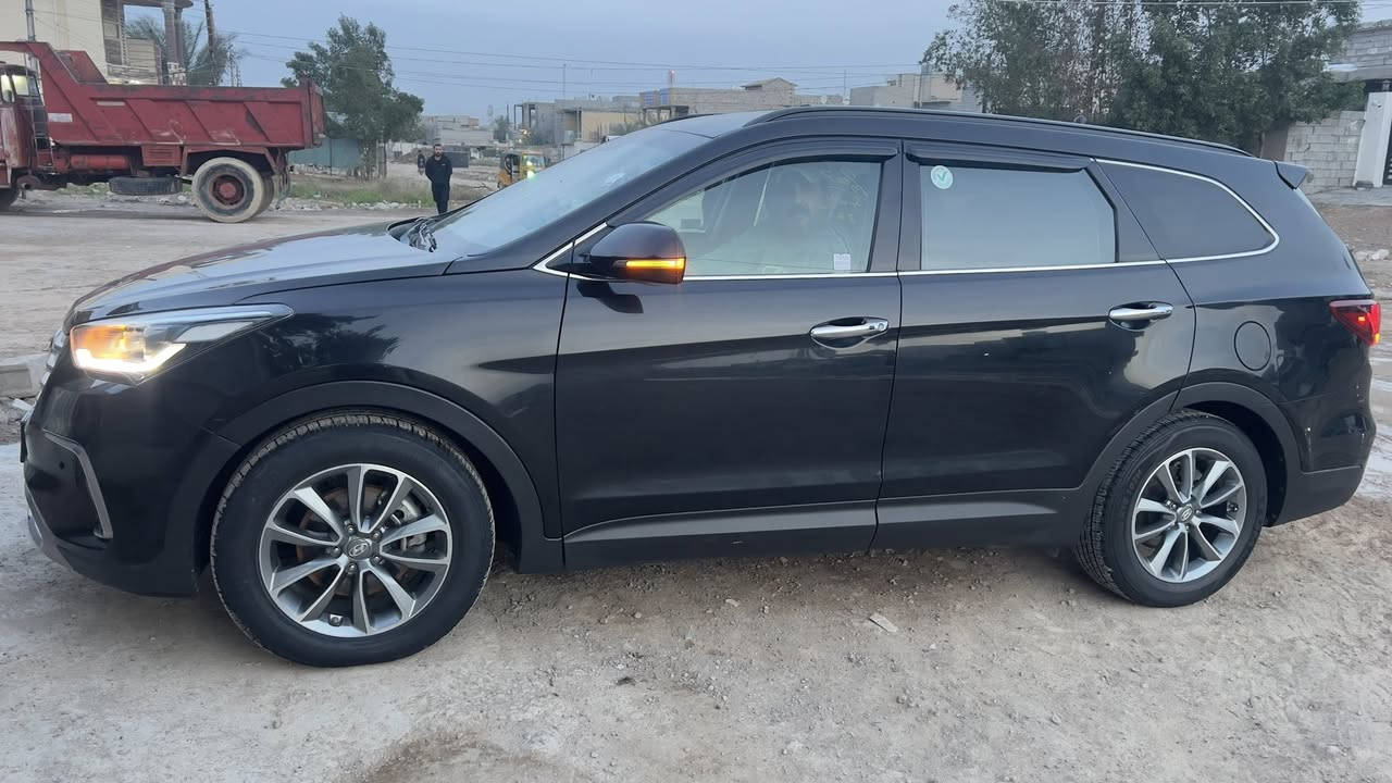 سنتافي. للبيع امريكي بيها تبديل قطعتين. بدون دواخل ٧ راكب ٦ سلندر. ٣قطع. تبريد بصمه كشنات كهربايه مكان. سياره ديالى بعقوبه راقم الهاتف ***********
