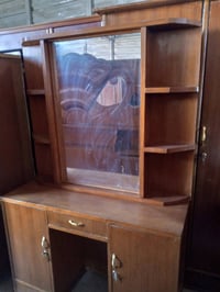 غراض مناسبه للبيع اتصال او واتساب٠٧٧٠٥٥٨٧٧٤٥