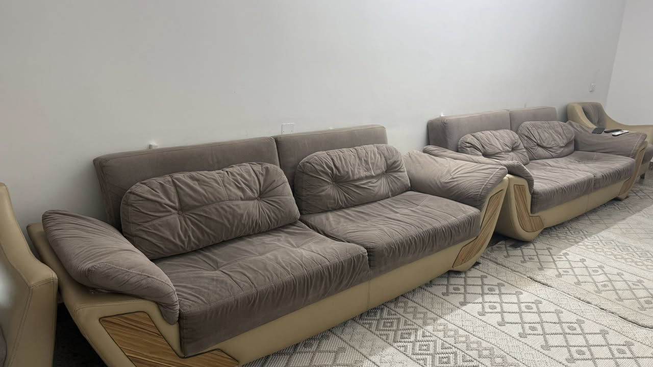 يوجد 8 مقاعد او 16 مقعد 

المكان الامين الثانيه قرب الفلكه الحدادين 

مستعجل على البيع 

السعر 850 الف إذا 16 مقعد واذا 8 مقاعد 450 الف 

مكلف بلنشر 

غير متواجد على الفيس 

هاتف صاحب التخم 

‪0771 428 5108‬
