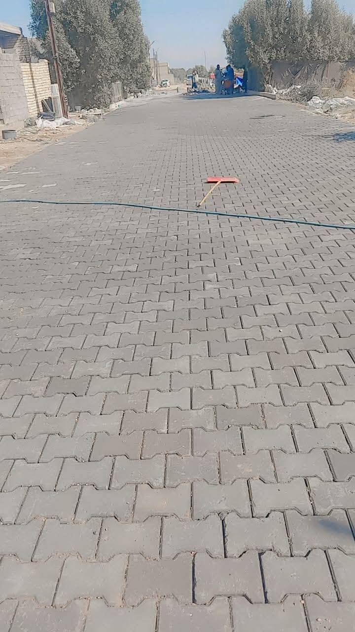 متوفر كادر عمل بغداد
نشتغل انواع الارصفه شوارع حدائق مدارس دوائر 
 سعر (المتر 3لاالف وبيه مجال)/  يوجد كرسته وعمل بسعار مناسبه وجميع المحافضات***********
