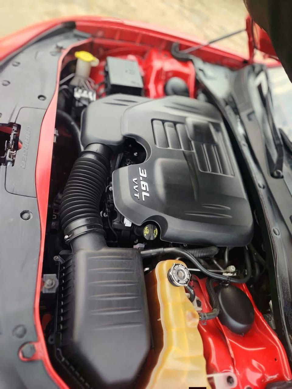 السلام عليكم
نوع السيارة : ‌‎دوج جارجر SXT
حالة السيارة: وارد كندي كلين تايتل
سنة الصنع : 2017
اللون : مميز احمر طماطي
حجم المحرك ⚙️ : 3600
ناقل الحركة ⚙️ : اوتو
المواصفات
كشنات مخمل
كشن سائق  كهرباء
شاشه جبيره
كامره خلفيه دواره
ويل 20 بلاك توب أصلي
حداديه وتايرات جديد
————————————————-
رقم اربيل بسمي
—————————————
المكان بغداد
رقم الهاتف ***********
***********3واتساب
