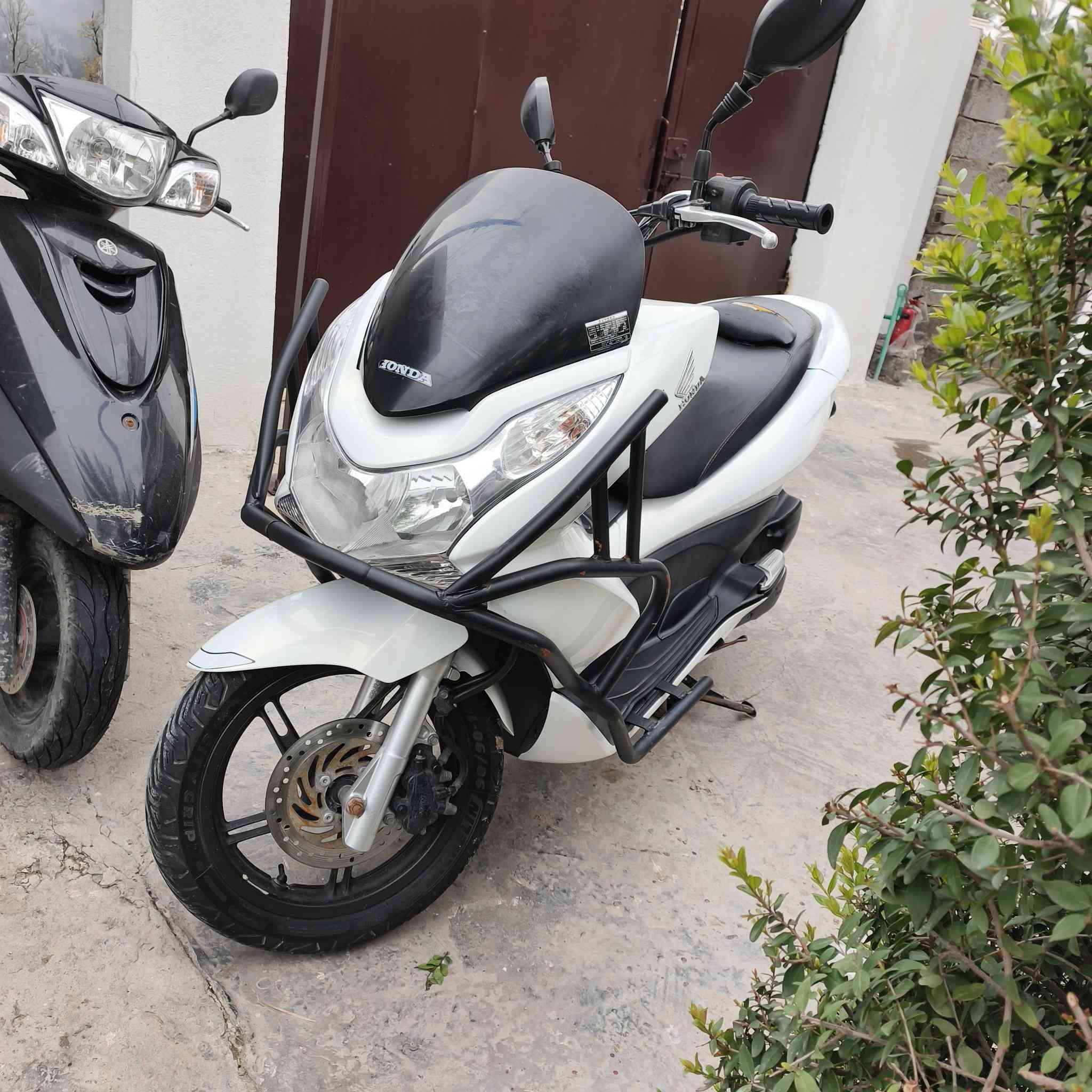 الدراجه رمبه ركززز مو مال شارع على ايدي 

مكفوله كفاله عامه من كلشي كفر ومكينه 

حساس ستاند🔥

حساس زدحام

دهن موتل اديرلها بانزين محسن دراجه خير من الله 

العنوان بغداد الحسينيه مال راشديه سعرها 13 

والي ما يعجبه السعر لا يعلق كلشي اكو بل سوك وشكرا للجميع 

رقم الهاتف***********
