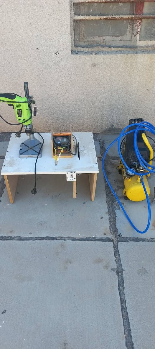 السلام عليكم.. غراض للبيع شلع والسعر والتفاصيل خاص
كمبريسر شغال بس قبغ الدهن مفطور ويسرب قليل 
ميز منشار خشب شغال 
ستاند دريل + دريل تثقيب
درج المنيوم 
لاحمة نقطية 
بغداد حي الجهاد


**إذا كنت صاحب هذا الإعلان وتريد حذفه لأي سبب، رجاءا أرسل رسالة إلى الدعم الفني**