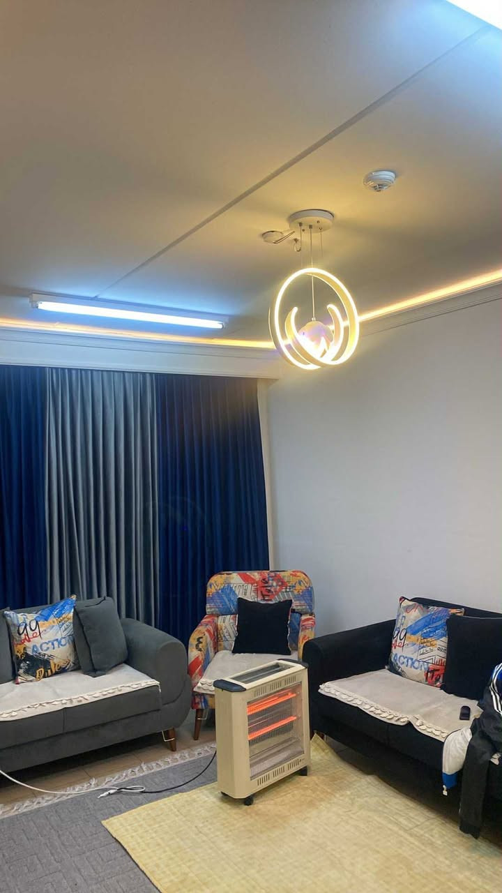 شقة للبيع مجمع بسمايا  B2
طابق 9  مساحة ١٠٠ متر 
واصل ٣٩ وربع مطلوبه ١١ شهر 
فارغة  السعر 75 
الاستفسار 
***********
