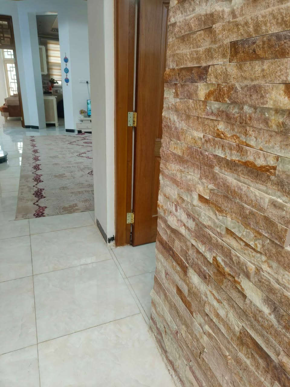 تدور عقار موقع مميز وبناء حديث وصلت ..

السلام عليكم 

#يـتـوفـر__لـديـنـا  ( دار طابقين طابو صرف )
بناء حديث 2025
#موقع_مميز_جداً

المساحــــــة 200
الواجهـــــــــة 10 النــــــــــــزال 20

#يحتوي_الطابق_الاول
( غرفتين نوم .. مطبخ .. استقبال .. كلدور .. صحيات )

#ويحتوي_الطابق_الثاني 
( غرفتين نوم .. كلدور .. صحيات )

يحتوي الدار على سطحين وبيتونه كبيره ومناور عدد2

الدار مطلوب إسكان 50 مليون

 #عــنــوان🕸الــعــقــار
{ حله .. حي المهندسين .. الفرع المقابل لشارع ام البنين .. بظهر التجاري مباشرةً مقابل منفذ ابو حنين }

💲#السعــــر_350_م_قابل_للتفاوض

#للاستفسار اكـثـر مـراجـعـة مكتـــــــــب
الـــخــفــاجــي لـلــعــقــار
#الكائــــــــــن 
فـــي الـمـهـندسـيـن قـرب اسـواق جـنـه مول
او الاتـصـال عـلـى الــرقـم ادناه أدناه 
( *********** )

#ولـمـن يــرغـب فــي عــرض عـقـاره لــلـبـيـع يـرجـى الــتـواصـل مـعـنـا عـلـى الــخــاص .
