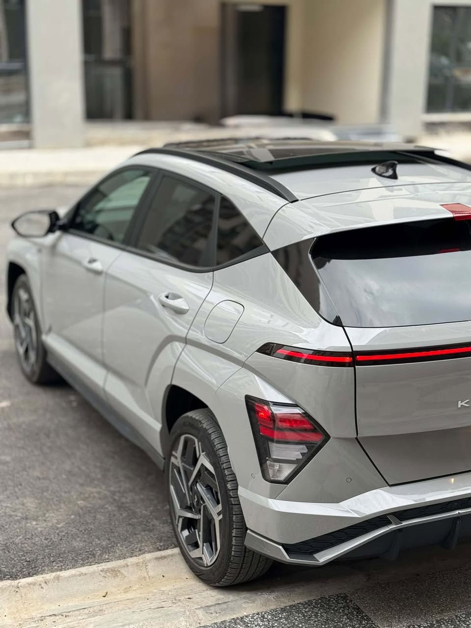 سلام وعليكم البيع هونداي كونا 2025 فأت ان لاين سياره احله من الصور ضررها خفيف فول مواصفات ابيع بدون رقم العنوان الدوره شارع 60 السعر 162 ورقه الهاتف (***********)و (***********)
