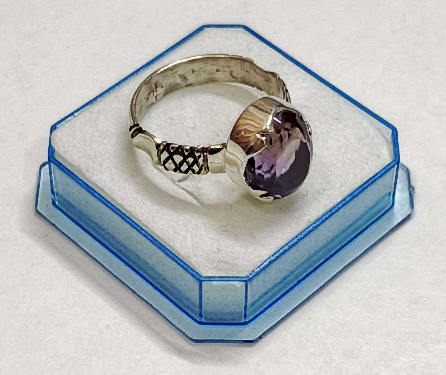 ‏خاتم المجوهرات جمشت افريقي فضة 925 صياغة يدوية قياس 21 السعر 40الف 
‏توصيل جميع المحافظات5الف
‏*********** بغداد, العراق
