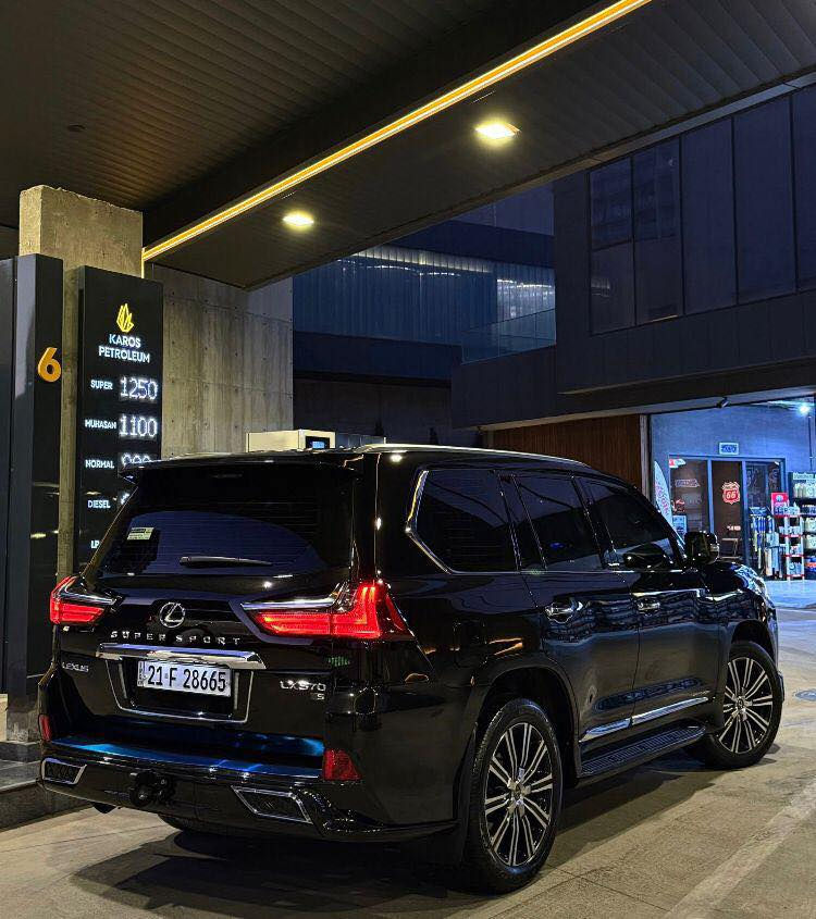 السلام عليكم
لكزز بريم اصل ٢٠١٨ 
عداد المسافه ١١١ الف كم
مواصفات معروفه ميحتاج اشرح
تضليل اصولي وتخم تاير ياباني جديد
السياره مابيهه مصرف دينار جاهزه من كلشي
لمعرفة السعر الاتصال على الرقم
*********** بي واتساب
