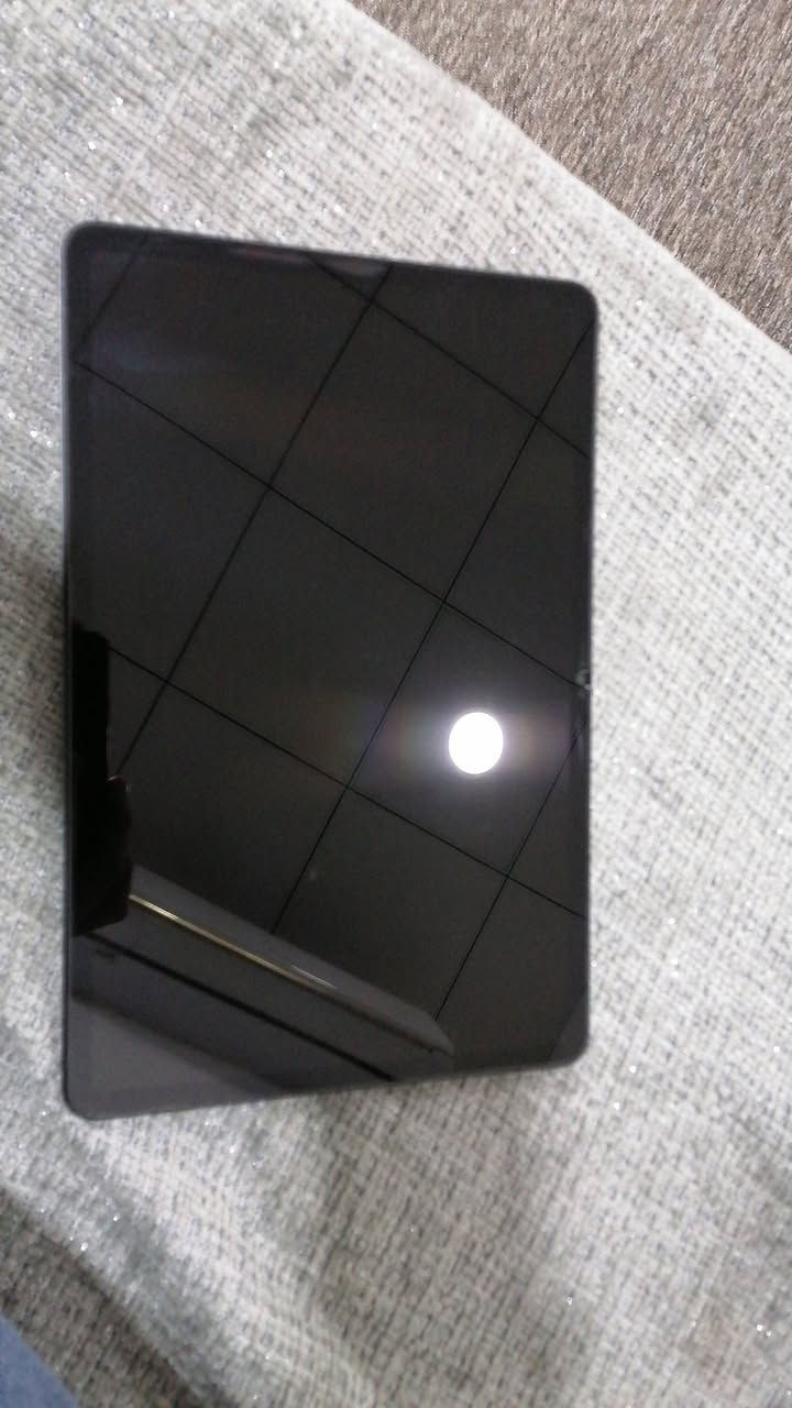 آيباد بوكو باد نصيف جدآ مستخدم شهر ونص فقط بعده جديد السعر 240 ويبه مجال مكاني البصره التنومه للتواصل *********** كامل ملحقات
