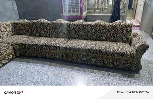 تخم للبيع
عشر مقاعد جاهز للاستعمال نضافه 80 بلميه
للتواصل اتصل ***********  او راسلني خاص.
