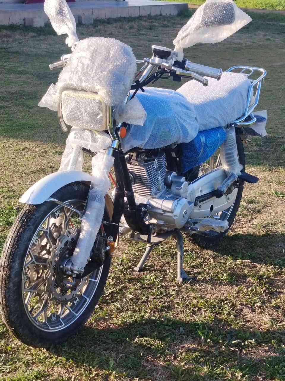 دراجه سولنك
صبانه ما لاخته
دبل دسك كلج دهن موديل25 منفيس موجود 
الون رصاصي بصمه وتشغيل عن بعد
السعر 825 وبي مجال 
***********
