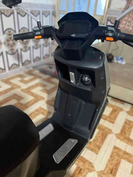 الدراجه اسمه وحش الكون ريان من شركة تالك العالميه بطاريات ليثيوم مغنيسيوم ٢٦امبير ٦٠ فولت اصلي عمره الافتراضي  ٤سنوات تمشيك ٦٠الى ٩٠ كيلو مستخدمه شهرين واي سوال عندك عن السرعه اشكد تمشي واي شي راسلني على الواتساب سعره مليون و150رقمي مستعجل على البيع وبيه مجال ***********
