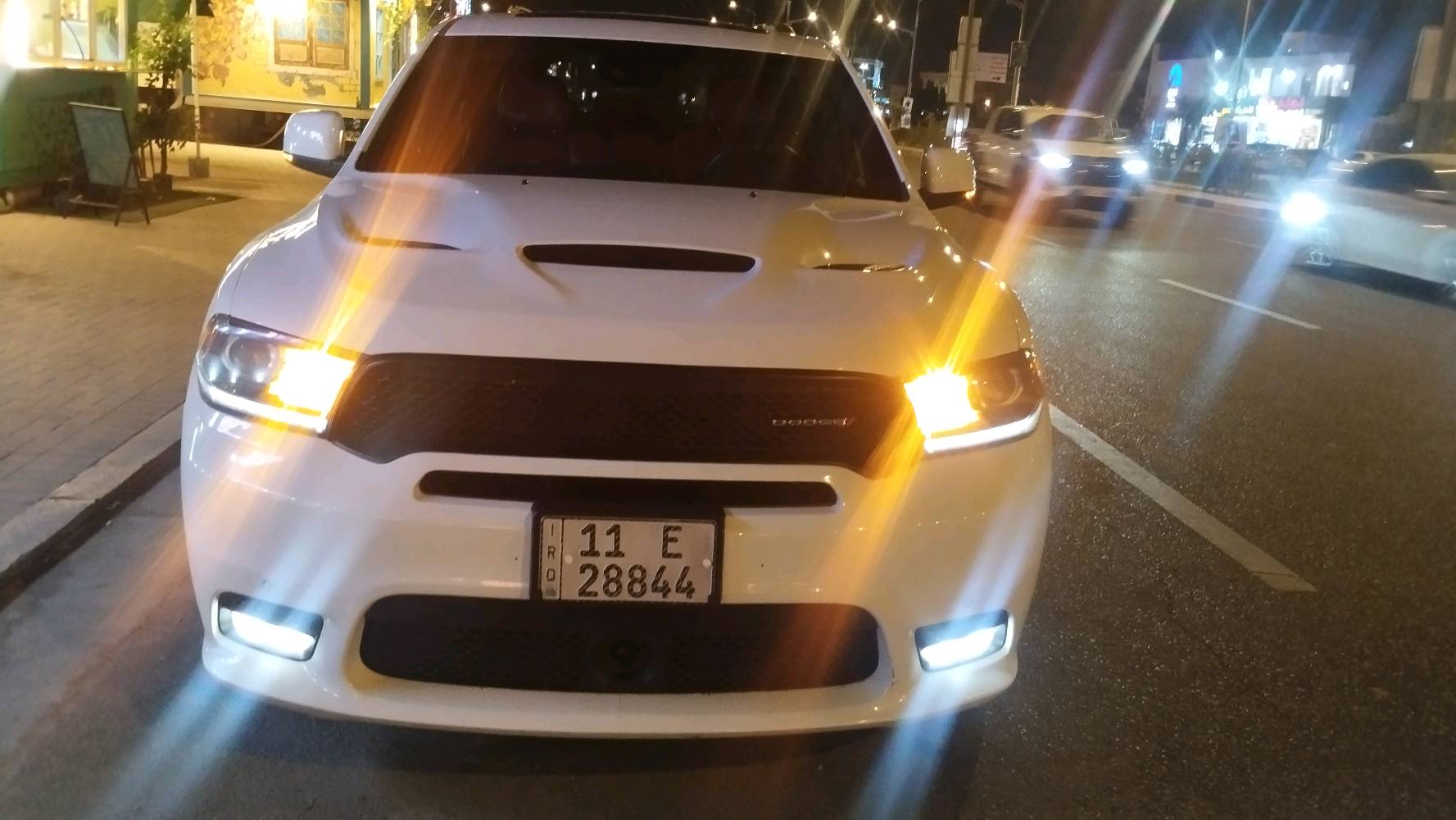 🚗 للبيع: دودج دورنكو 2019
📍 مكان السيارة: البصرة – الجبيلة
📞 للتواصل: ***********
💰 السعر: 350 ورقة – قابل للتفاوض📊  المحرك: 8 سلندر – 5700cc

⚙️ المواصفات:
• حساسات أمامية وخلفية
• فتحة سقف بانورامية 
• تحكمات ستيرن
• نظام سبورت
• رادار أمامي وخلفي
• نظام النقطة العمياء
• شاشات خلفية
• يتسع لـ 6 ركاب
• اللون الخارجي أبيض والداخلي ماروني

⚠️ أضرار السيارة:
• وارد خليجي – وكالة هارلم
• كفالة عامة بدون أضرار
• السيارة بوضع الوكالة

📌 تفاصيل إضافية:
• رقم السيارة: بغداد الدولي الجديد
• باسم المالك تحويل مباشر
• لون السيارة: أبيض