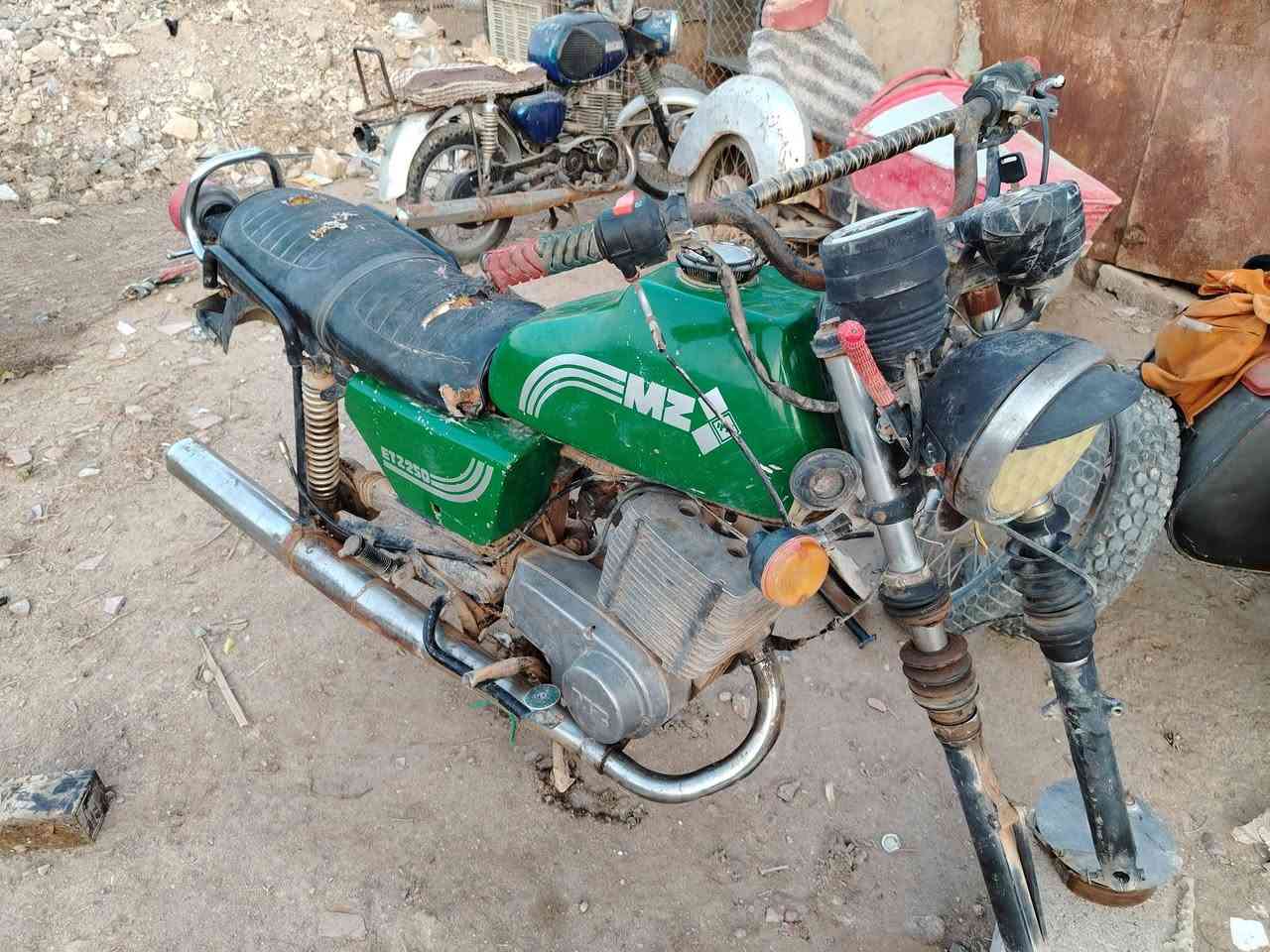 ٨٢ متروكه للبيع ومكينه قنبوره هم متروكه سايس ٤ مكان الأنبار هيت اتصل على ***********
