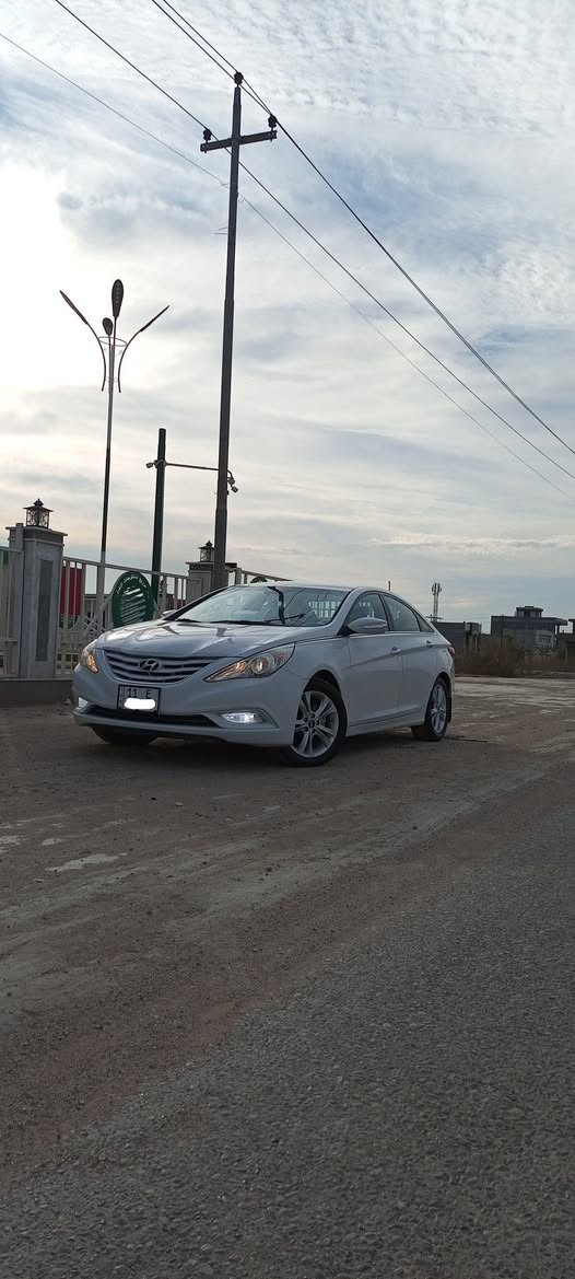 السلام عليكم 
سوناتا 2013
للبيع رقم بغداد 
دولي بأسمي السياره 
مكينه 2400
خليجي 
تبريد شغال 
بيهه قطعتين صبغ 
صدر حداديه تخم تاير جديد 
السياره جديده بمعنى الكلمه 
مال جناي السياره 

مواصفات السياره 
كشن كهرباء 
قطعتين تبريد 
شفتات ستيرن 
شاشه 
اشاير بل مري 

السعر     130 وبيها مجال 
المكان بابل حصوة ناحيه الاسكندريه الاتصال على الرقم فقط ***********
